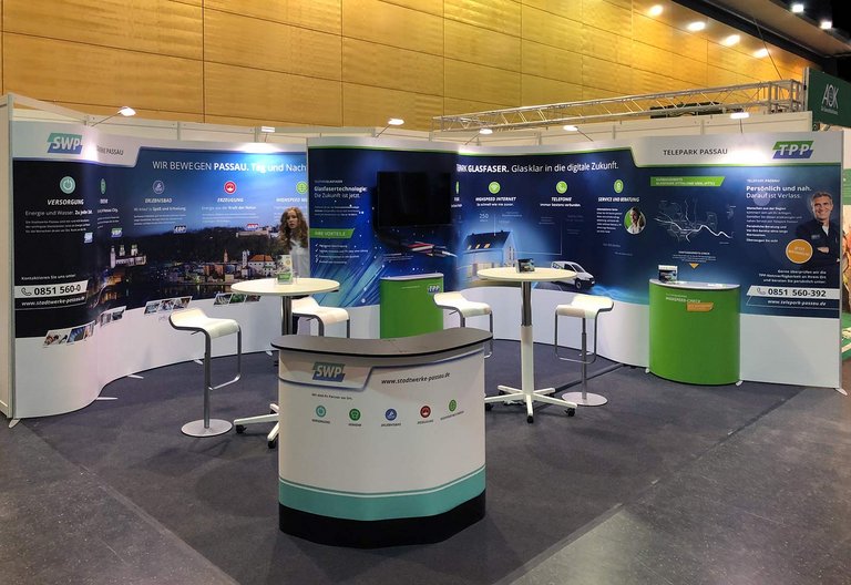 Stand de exposición modular ISOframe Wave - Stadtwerke Passau